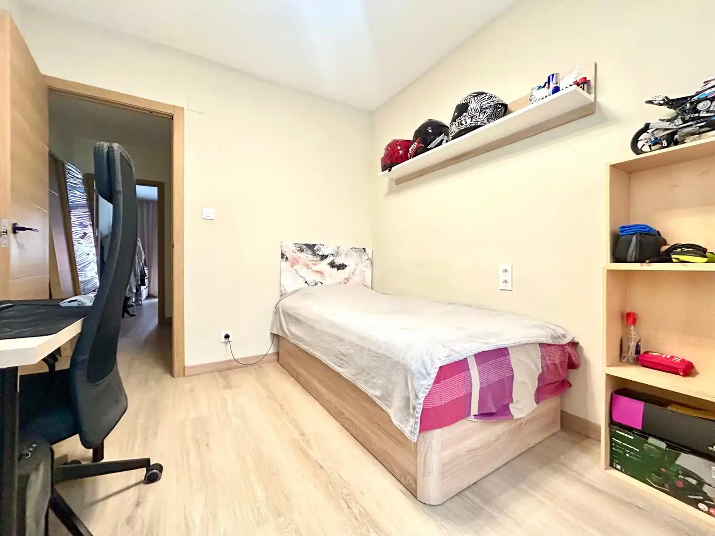 Schlafzimmer von Wohnung zum Verkauf in Manises mit Klimaanlage, Terrasse und Balkon
