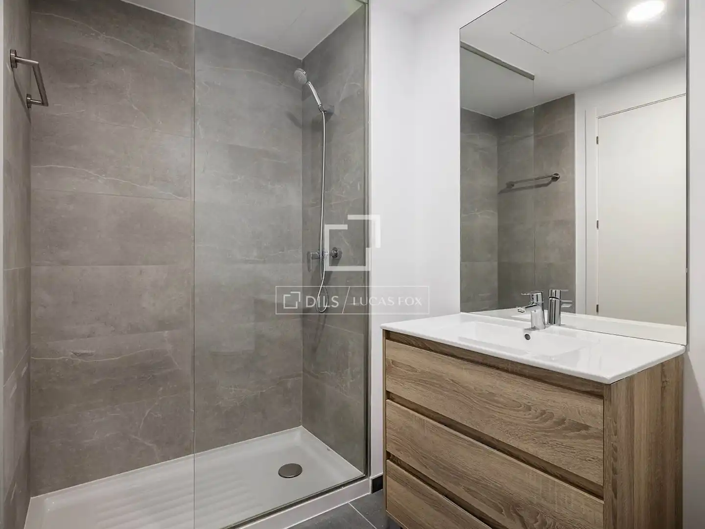 Badezimmer von Wohnung zur Miete in Sant Adrià de Besòs mit Klimaanlage, Heizung und Terrasse