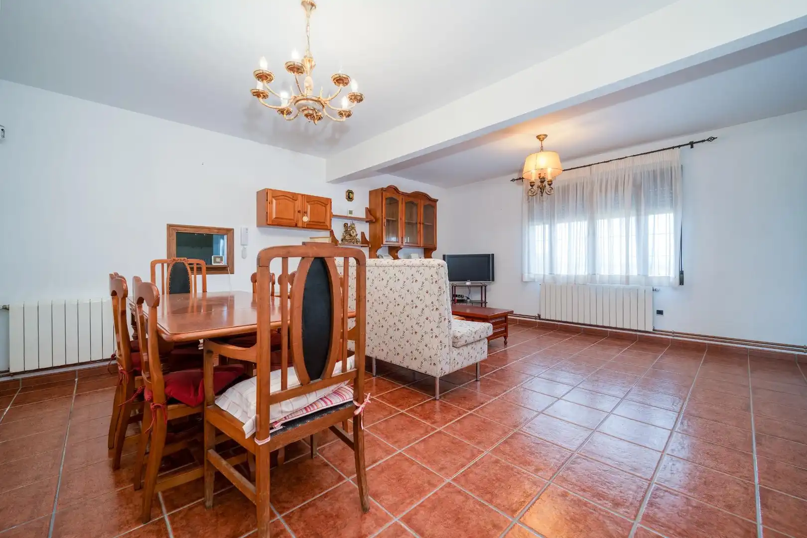 Sala d'estar de Casa o xalet en venda en San Martín de Pusa amb Aire condicionat, Calefacció i Jardí privat