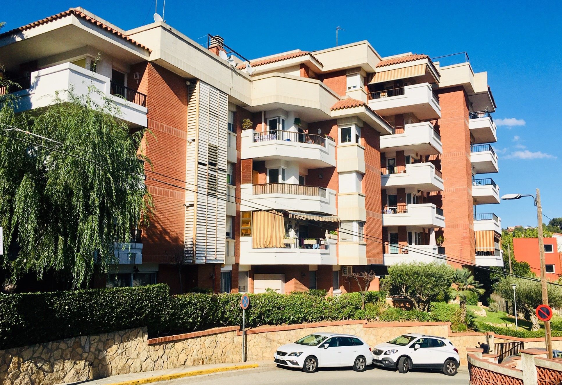 Vista exterior de Pis de lloguer en Corbera de Llobregat amb Calefacció, Parquet i Terrassa