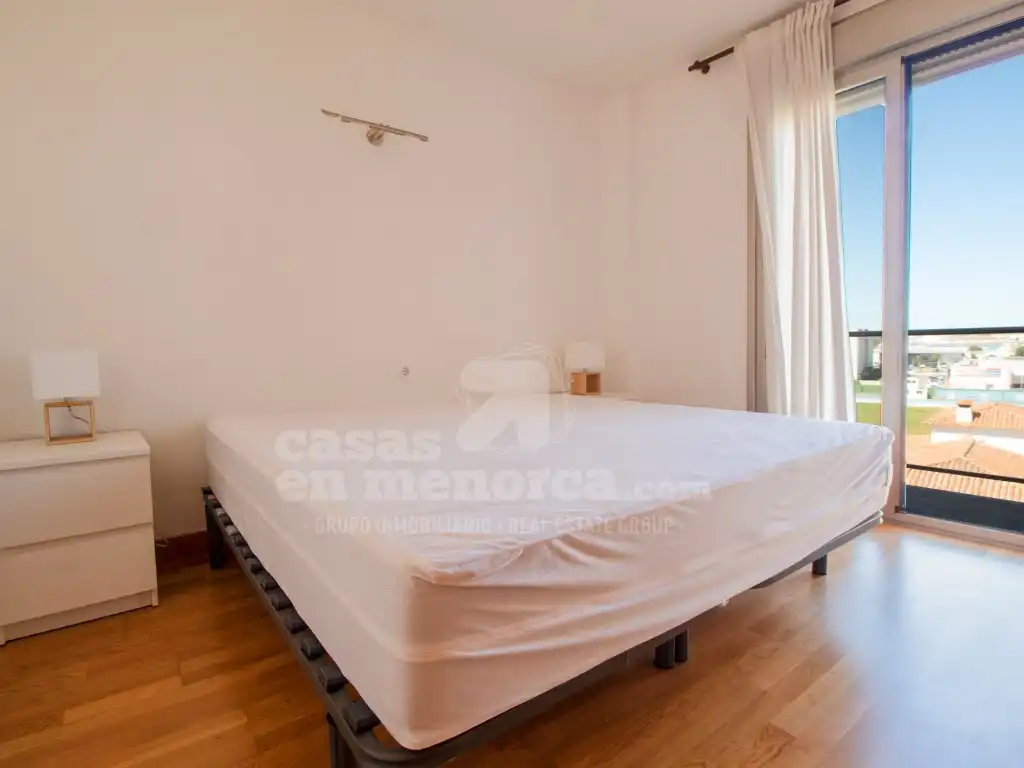 Dormitori de Àtic en venda en Maó - Mahón amb Terrassa, Piscina i Piscina comunitària