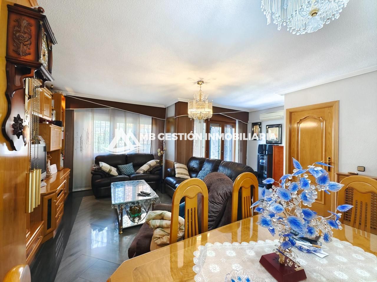 Sala d'estar de Casa o xalet en venda en Fuenlabrada amb Aire condicionat