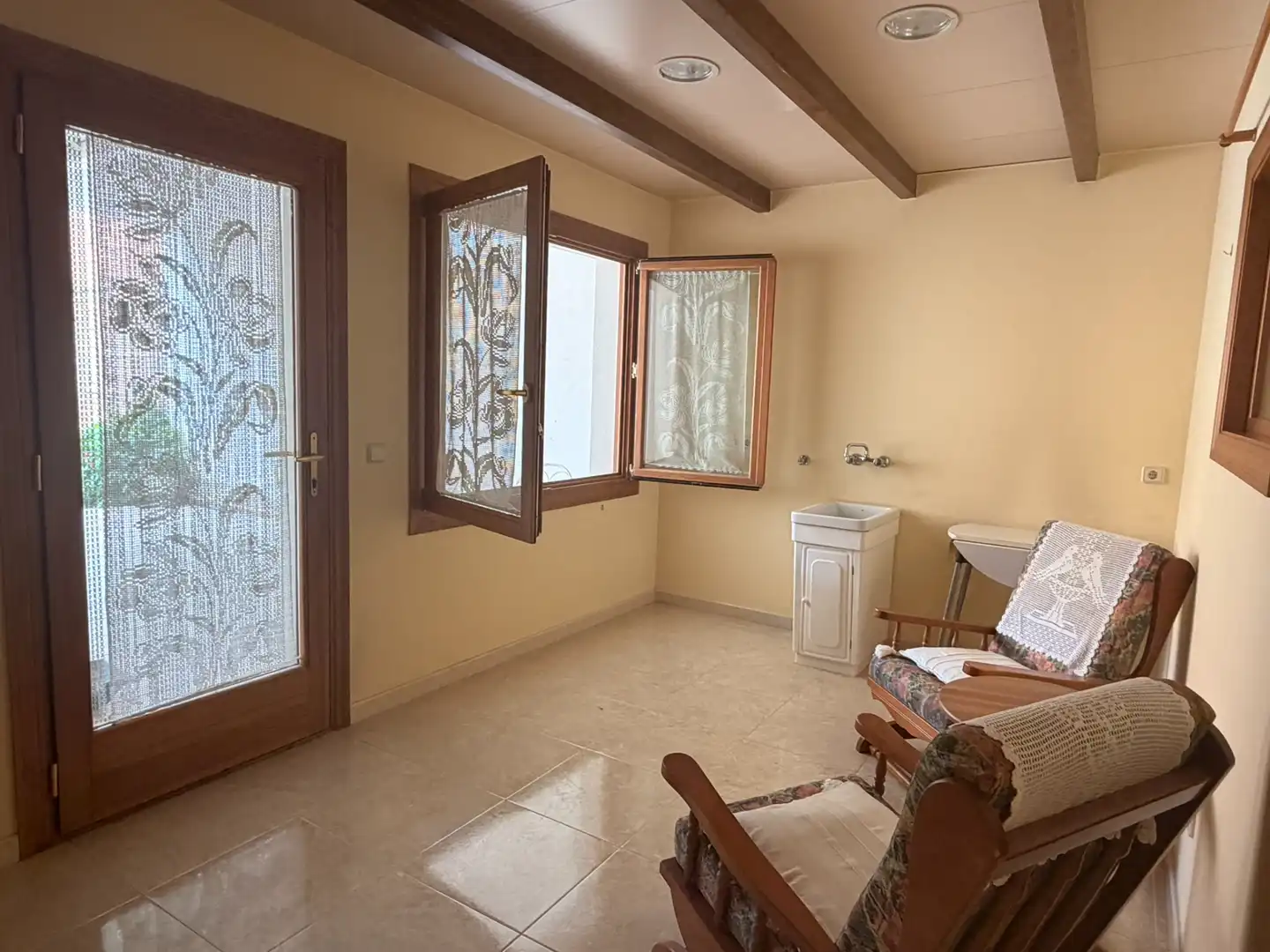 Sala d'estar de Casa o xalet en venda en Bellvís amb Calefacció, Jardí privat i Moblat