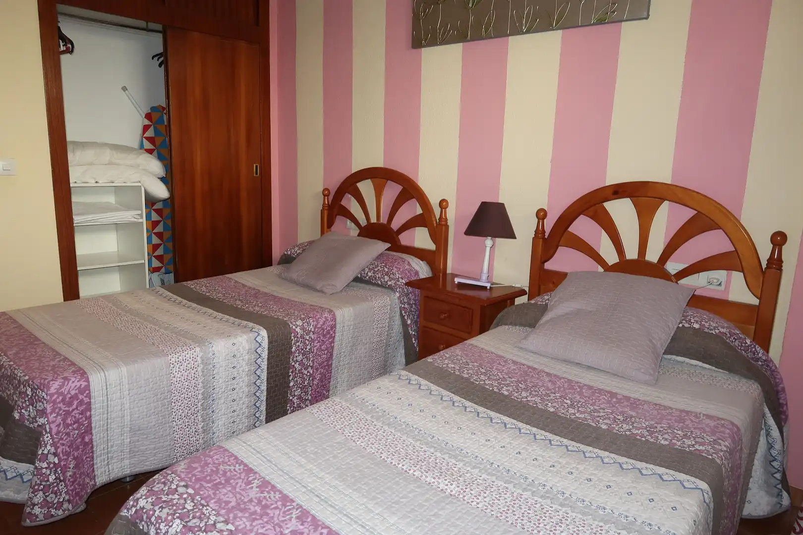 Habitación de Apartamento de alquiler en Almuñécar con Terraza, Amueblado y Lavadora