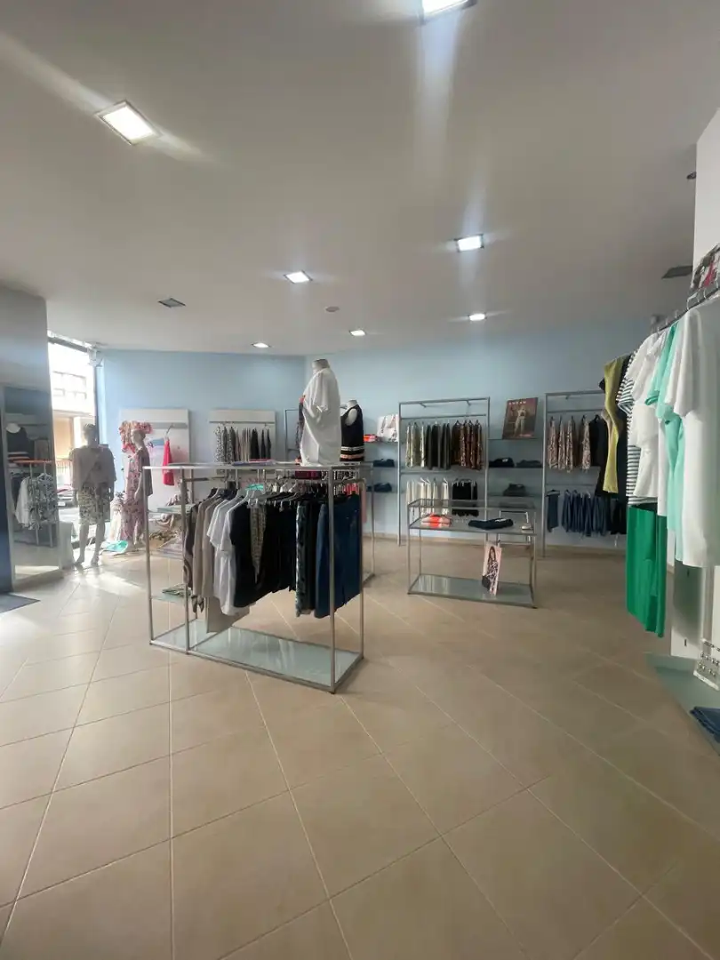 Locale commerciale in vendita a Rúa Luis Seoane Pintor, imagen 12