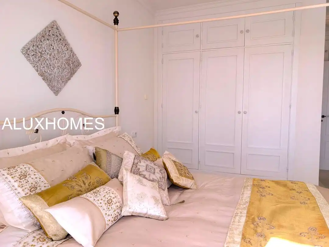 Habitación de Casa o chalet en venta en La Alcaidesa con Aire acondicionado, Calefacción y Jardín privado