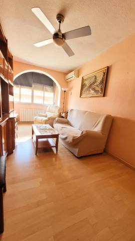 Piso en Venta en Calle de Martinez Oviol en Los Rosales