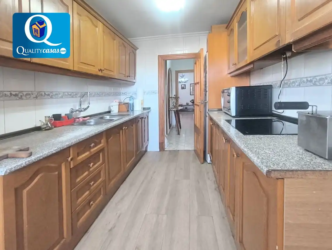 Cuina de Apartament en venda en Alicante / Alacant amb Aire condicionat i Calefacció