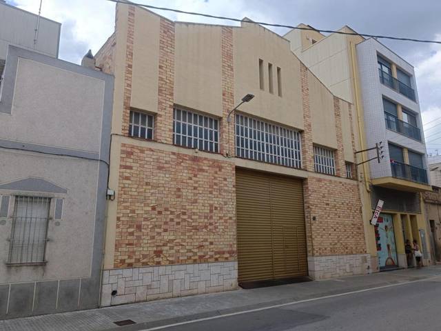 Local comercial en Alquiler en Grau - Quintanes