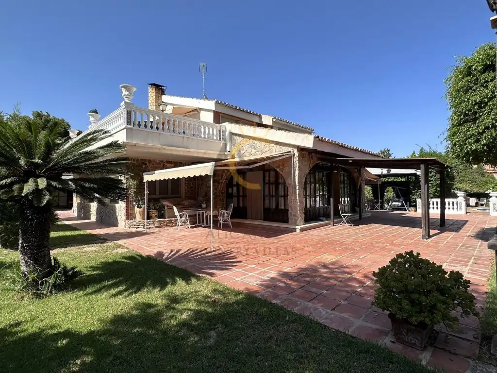 Detached house with pool for sale in Peña de las Águilas, imagen 3