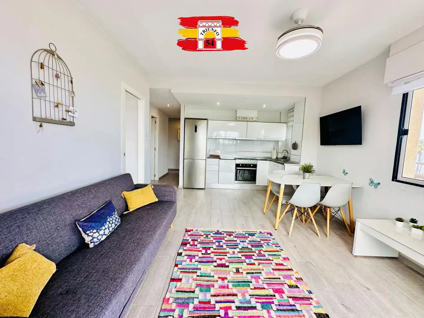 Sala d'estar de Planta baixa en venda en Pilar de la Horadada amb Terrassa, Moblat i Balcó