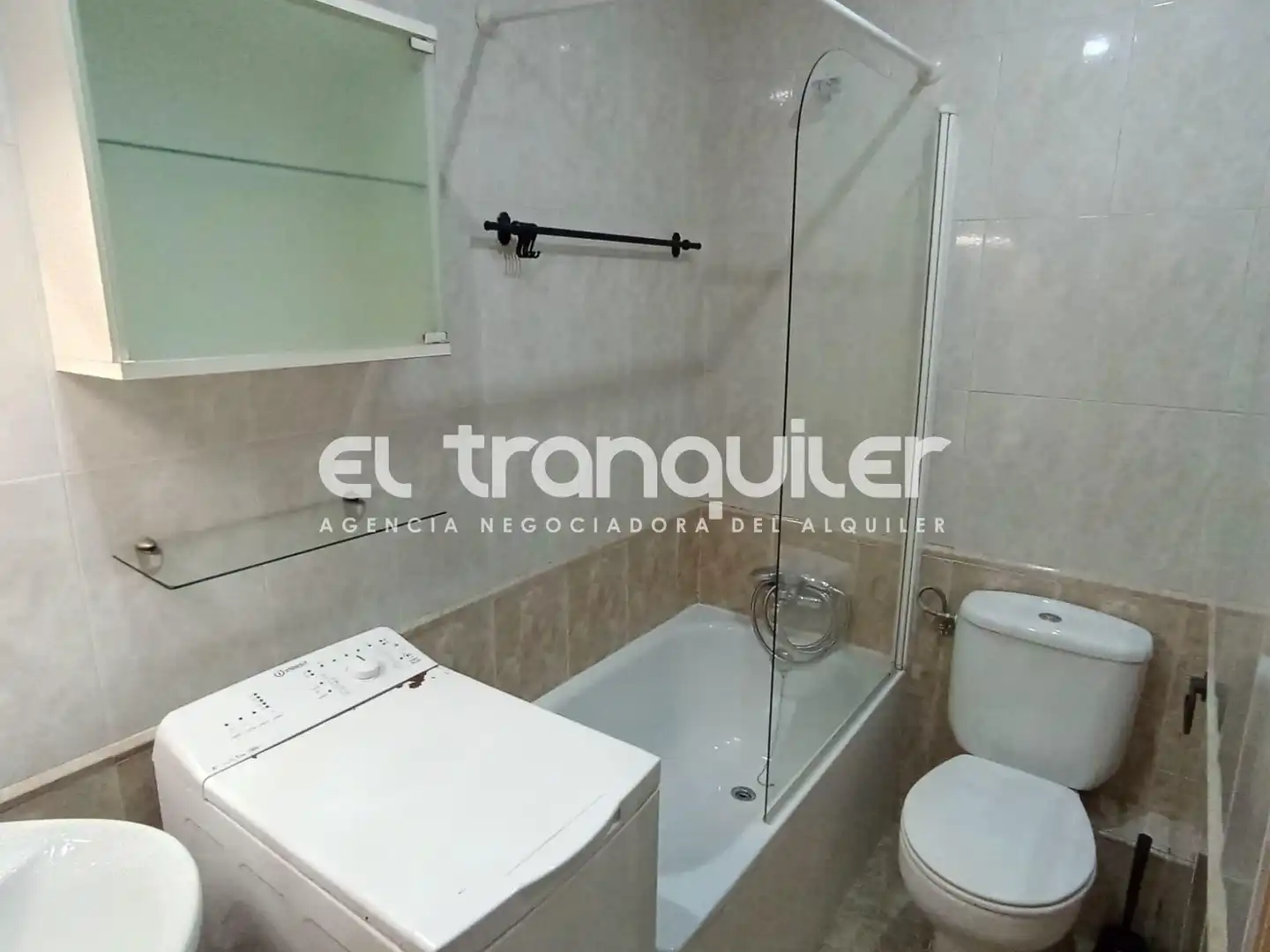 Habitación de Piso de alquiler en Madrid con Amueblado y Lavadora