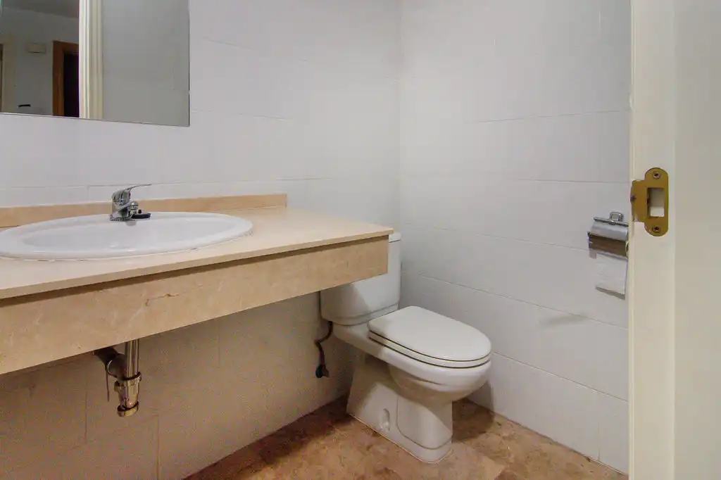 Bathroom of Flat for sale in San Pedro de Alcántara