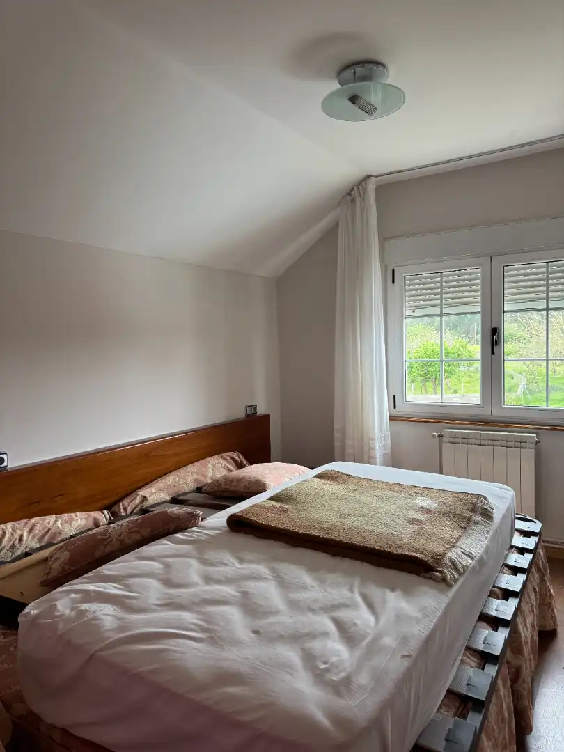 Dormitori de Casa o xalet en venda en Castrillón amb Calefacció, Jardí privat i Parquet