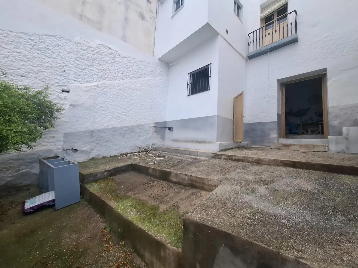 Vista exterior de Casa o xalet en venda en Tolox amb Terrassa
