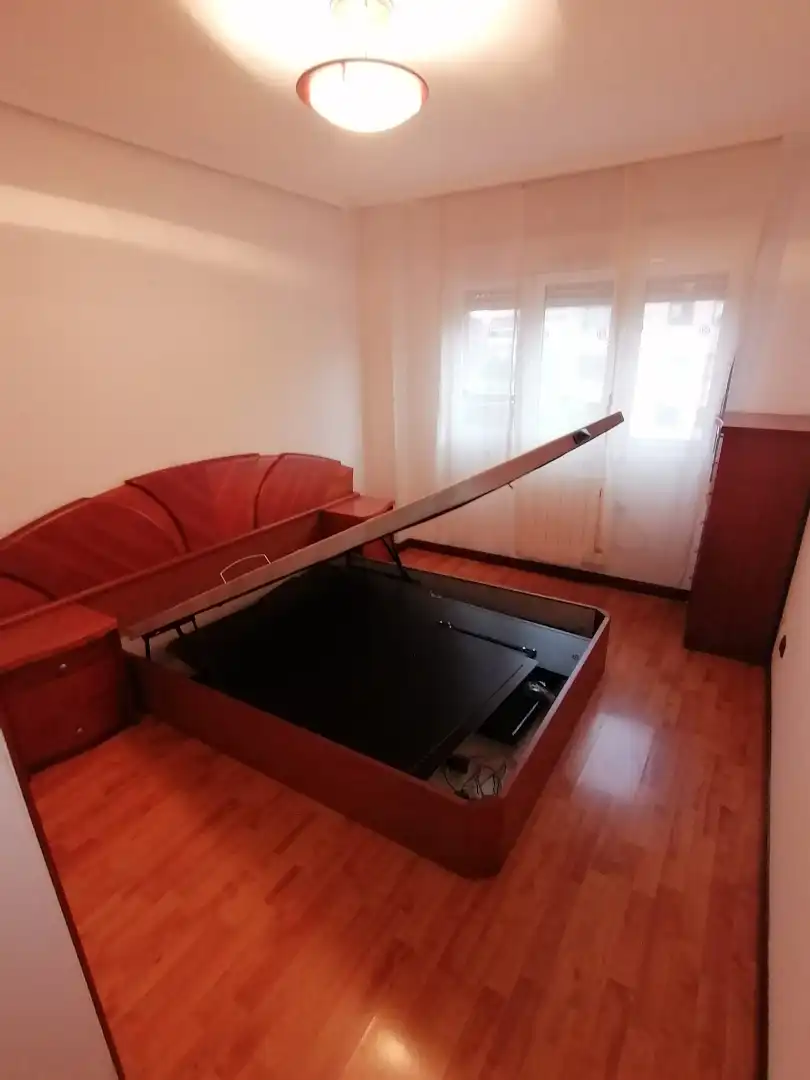 Habitación de Piso en venta en Gijón  con Calefacción, Terraza y Trastero