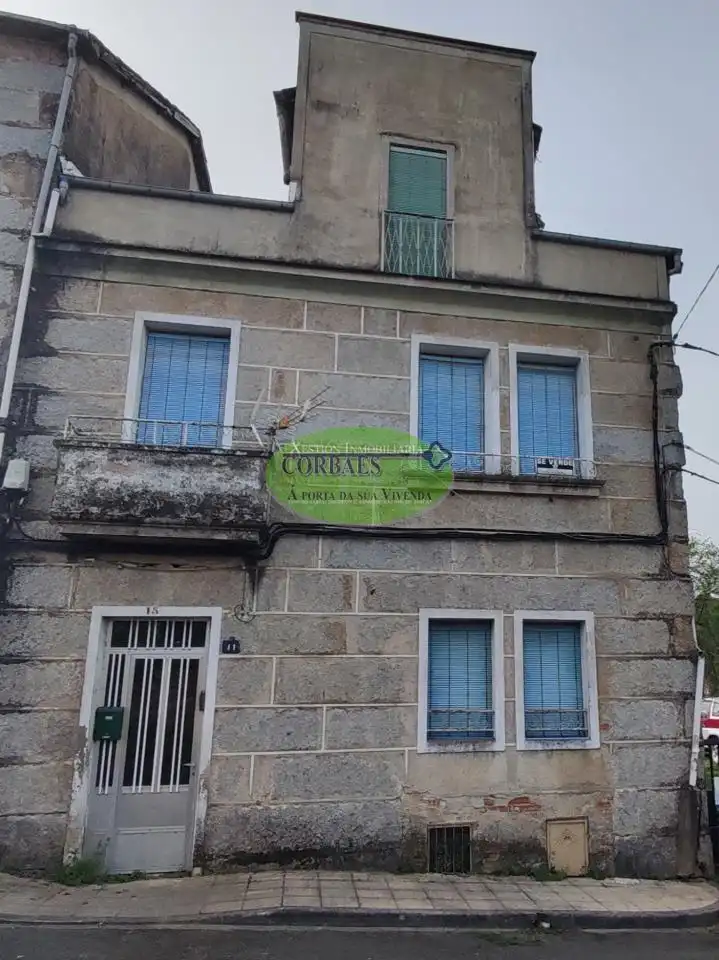 Vista exterior de Edifici en venda en Ourense Capital 
