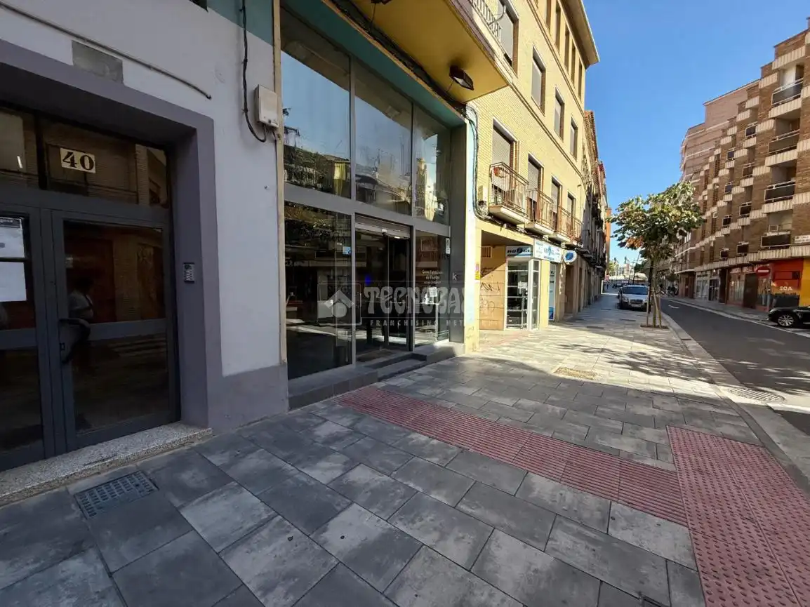Local comercial de lloguer a Calle Sixto Celorrio, imagen 3