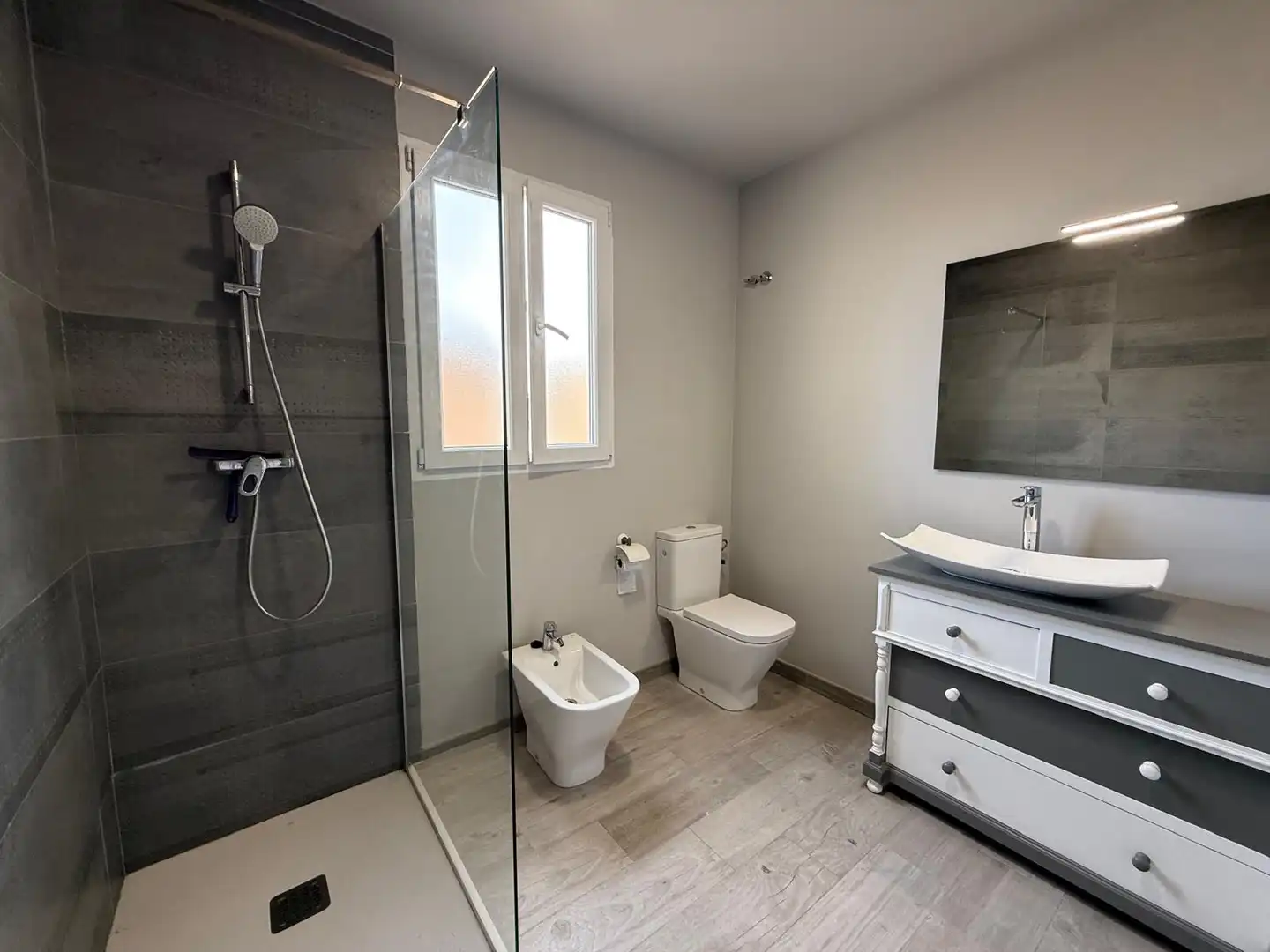 Baño de Piso en venta en Almacelles con Calefacción, Parquet y Horno