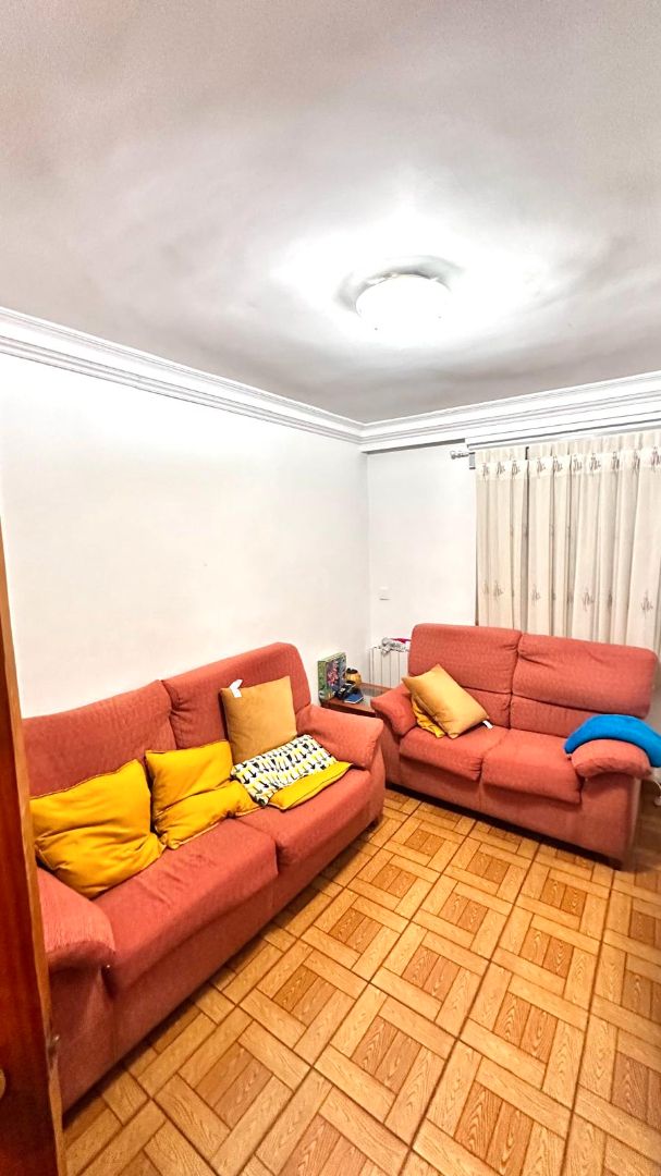 Living room of Flat for sale in  Madrid Capital  with Heating, Furnished and Oven