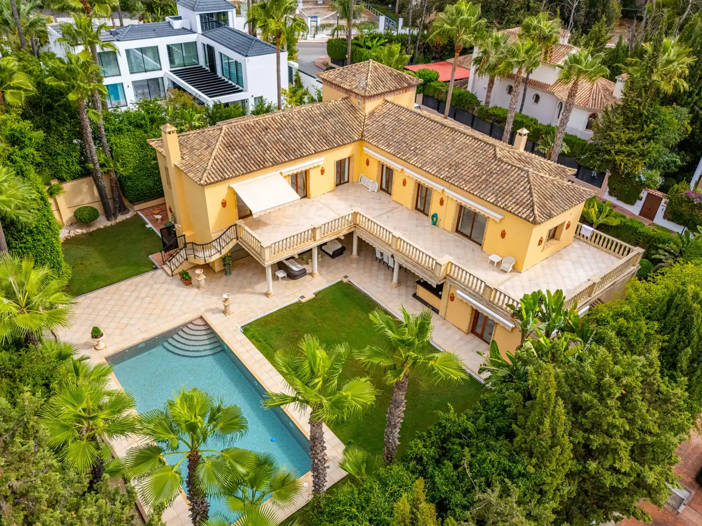 Casa amb terrassa en venda a Nueva Andalucía, imagen 2