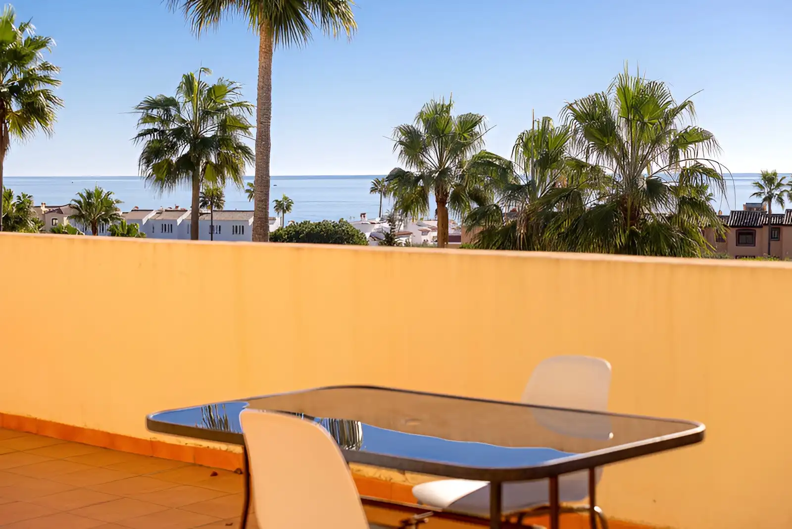 Àtic amb piscina en venda a Estepona Pueblo, imagen 2