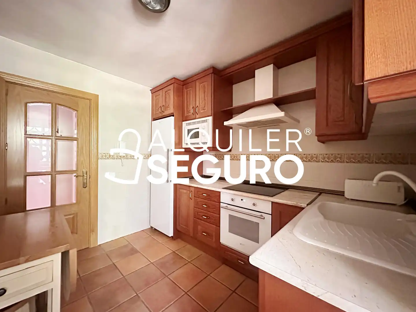 Cocina de Piso de alquiler en Alpedrete con Calefacción, Piscina y Amueblado