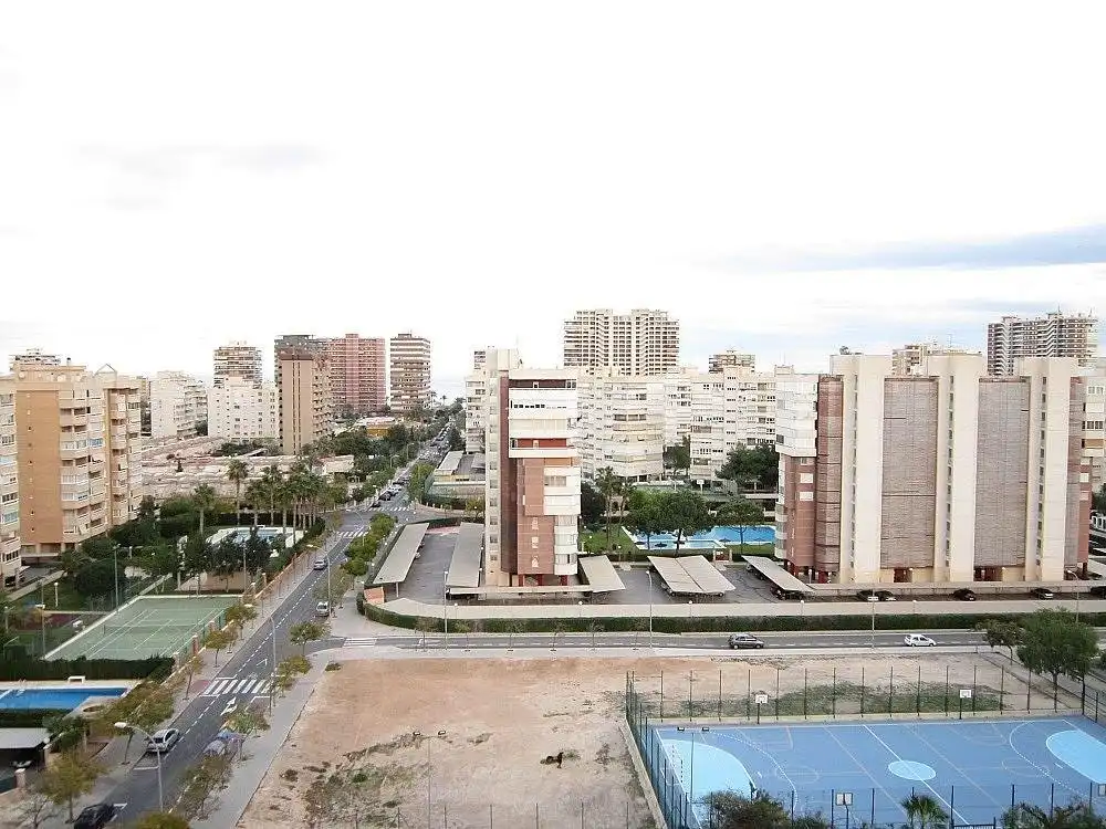 Vista exterior de Àtic en venda en Alicante / Alacant amb Calefacció, Jardí privat i Terrassa
