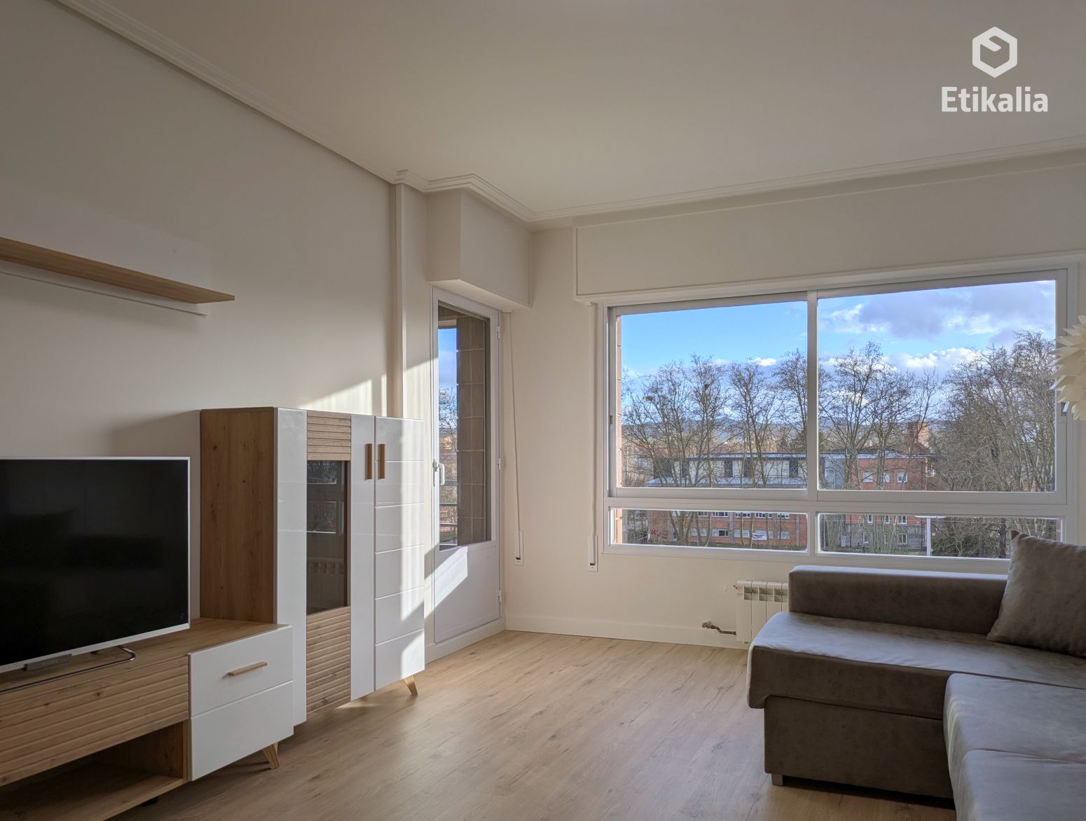 Living room of Flat for rent in Vitoria - Gasteiz  with Heating, Parquet flooring and Terrace