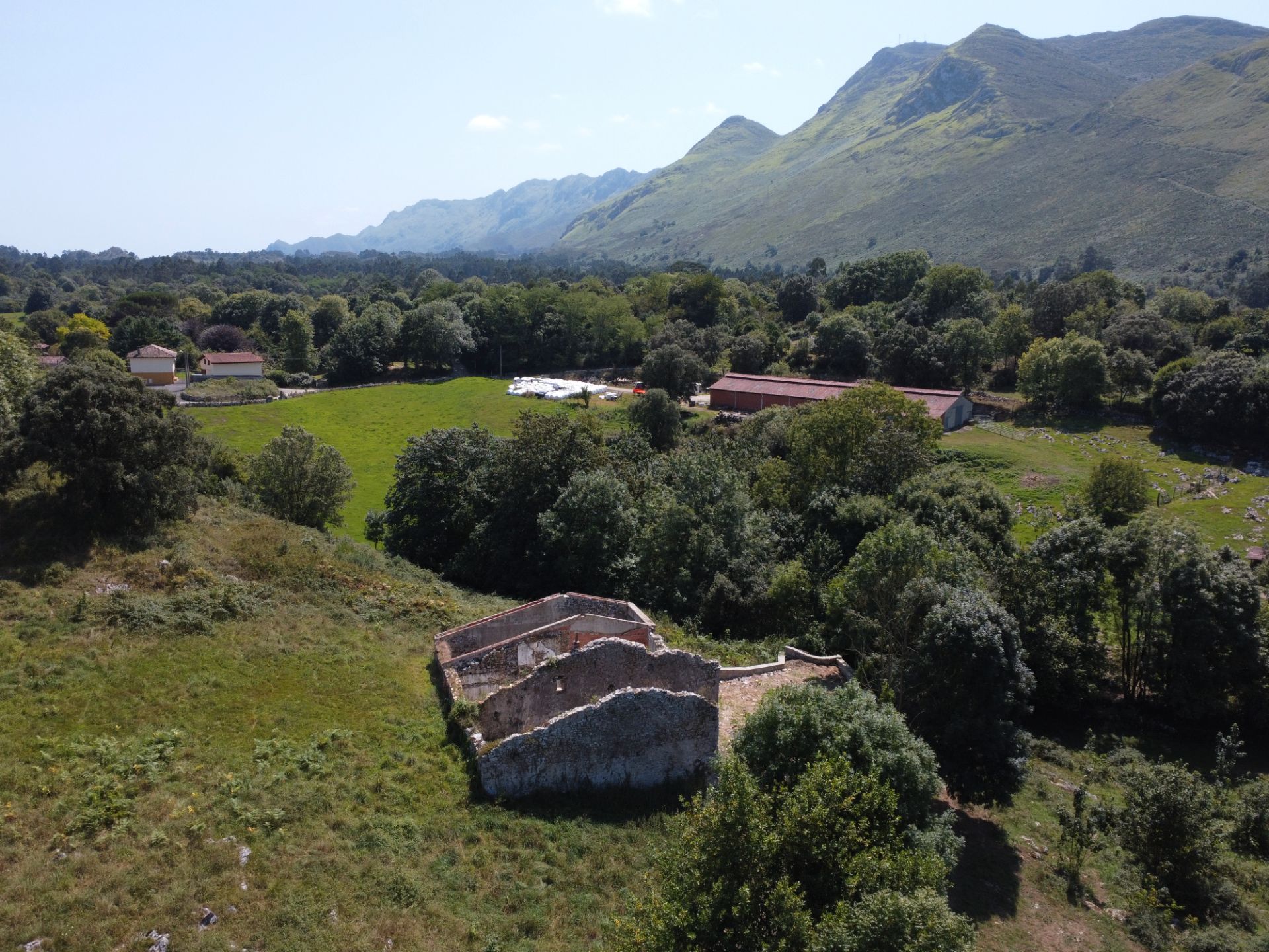 Vista exterior de Casa adosada en venda en Llanes