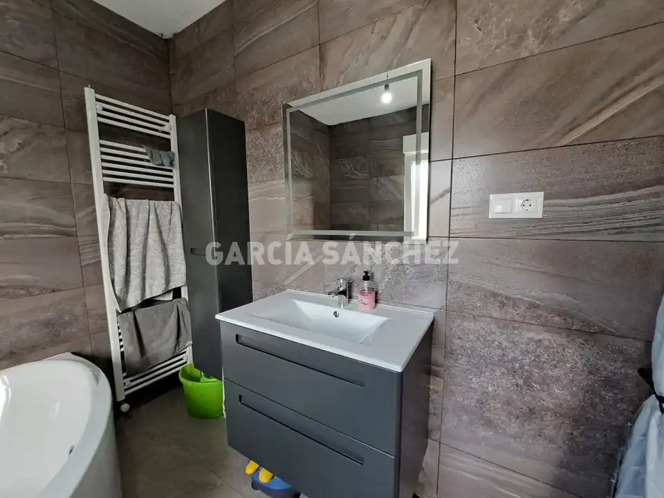 Bathroom of Houses for sale in Boiro  with Private garden, Terrace and Furnished