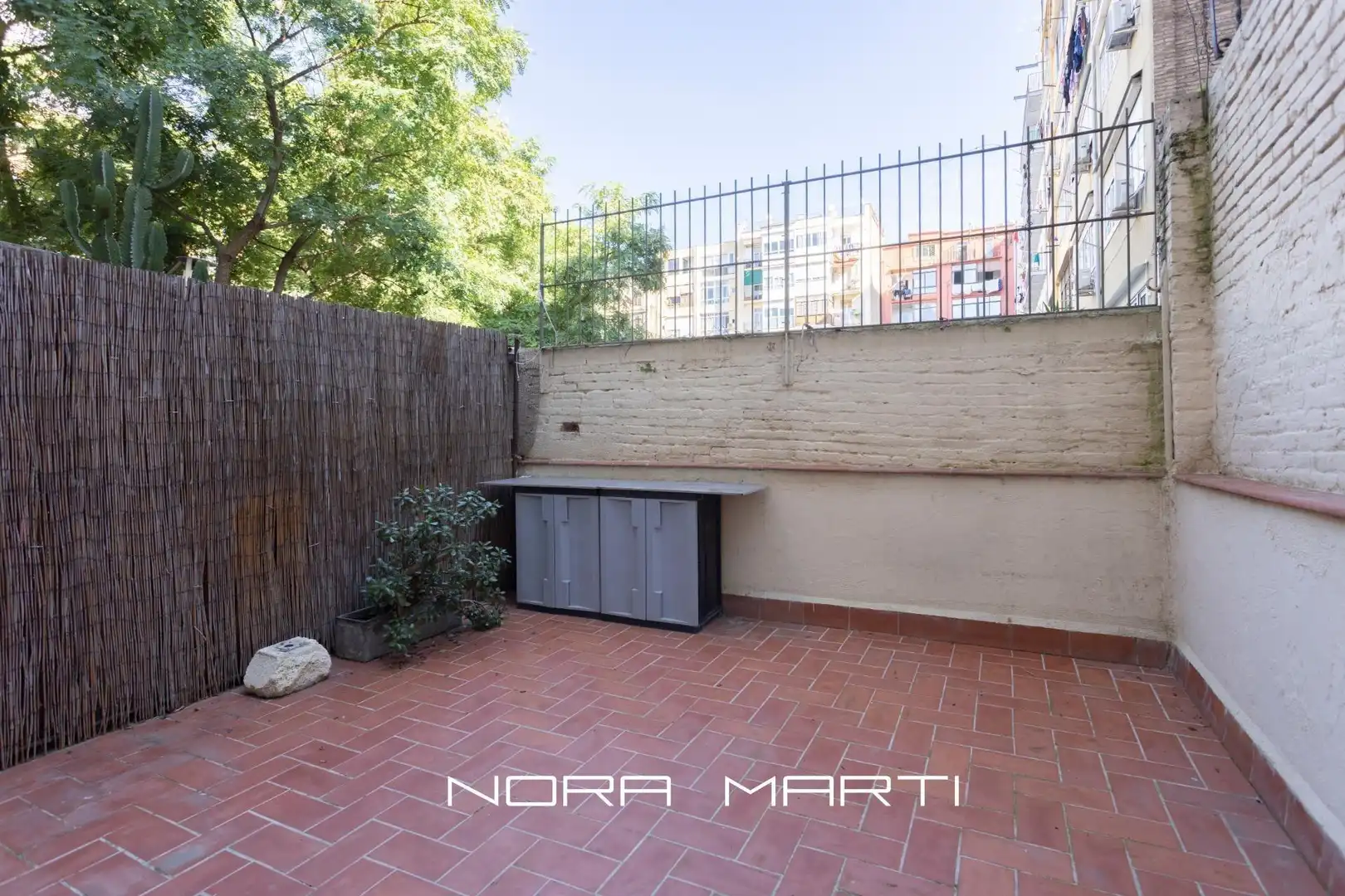 Terraza de Planta baja en venta en Eixample
