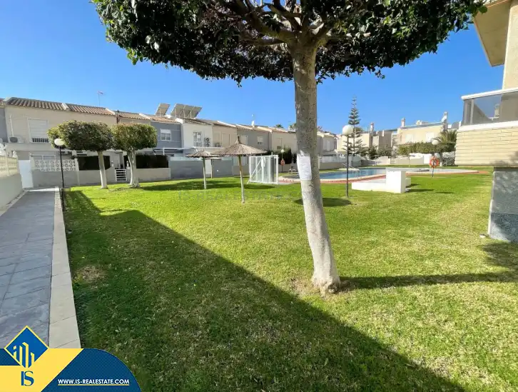 Pis amb piscina en venda a Nueva Torrevieja - Aguas Nuevas