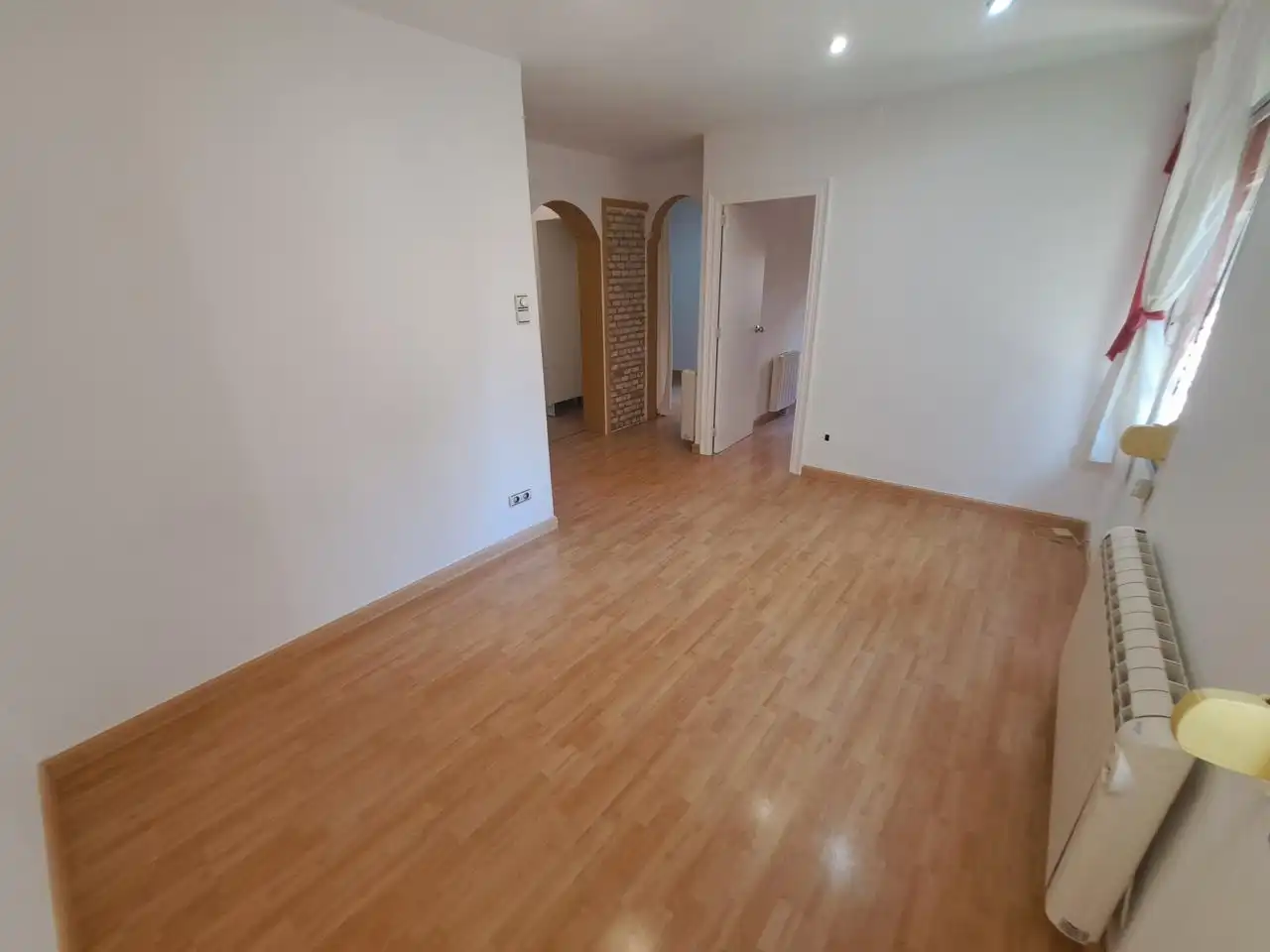 Living room of Flat for sale in Zaragoza  with Air Conditioner, Heating and Parquet flooring