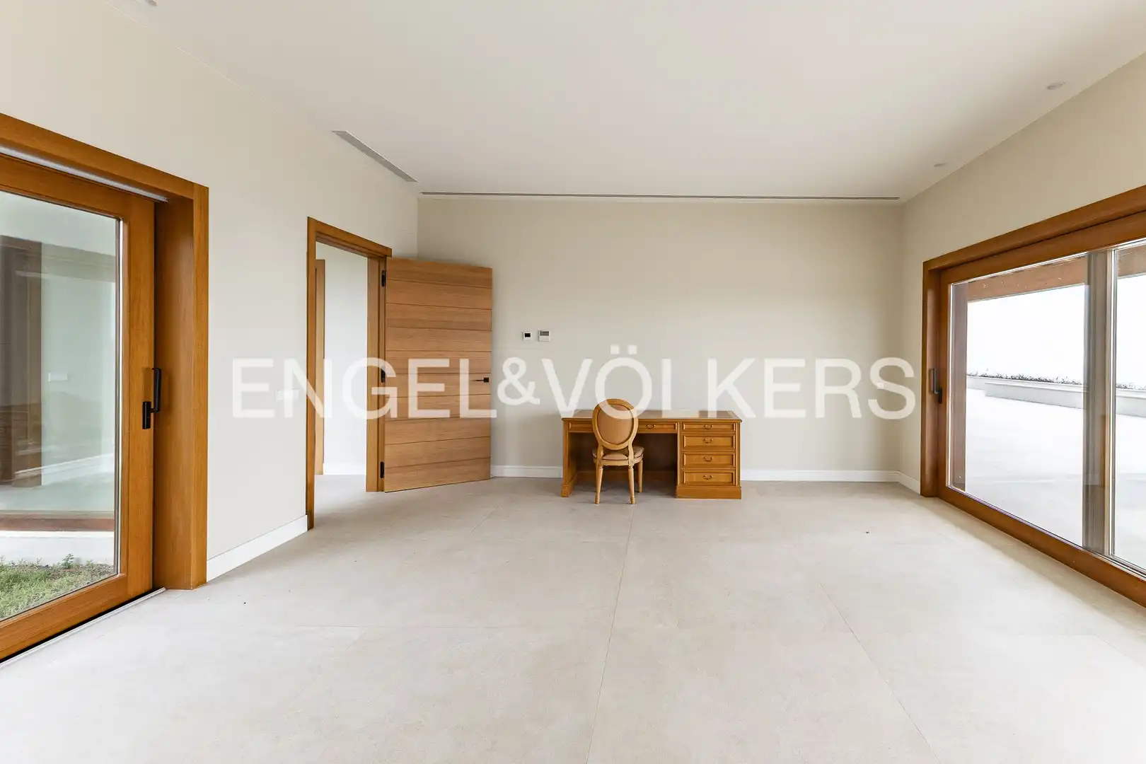 Wohnzimmer von Country house zum Verkauf in Sant Andreu de Llavaneres mit Klimaanlage, Heizung und Privatgarten