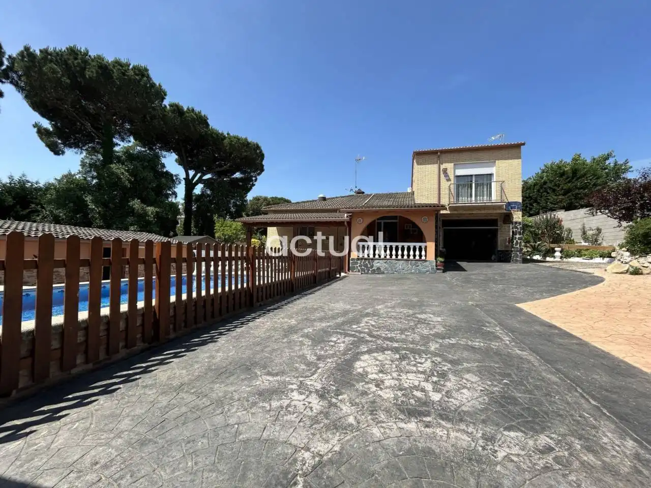Vista exterior de Casa o xalet en venda en Vidreres amb Aire condicionat, Calefacció i Jardí privat