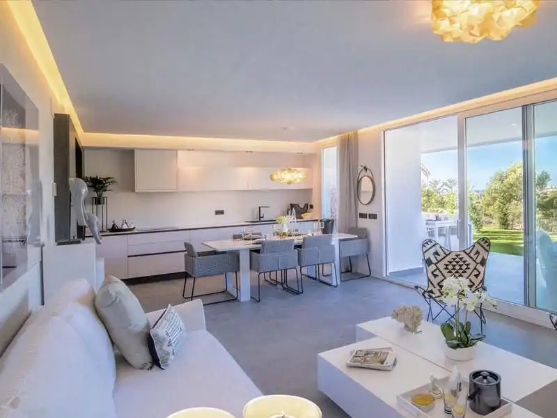 Piso con piscina en venta en La Quinta, imagen 4