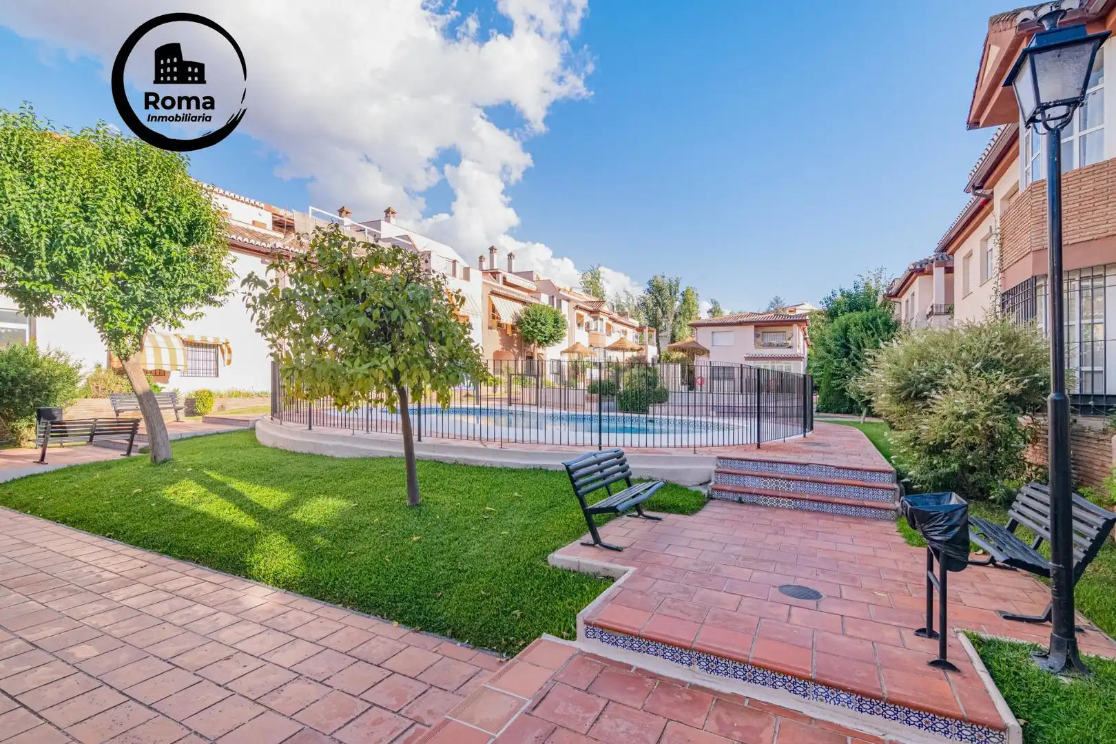 Vista exterior de Ático en venta en La Zubia con Aire acondicionado, Calefacción y Terraza