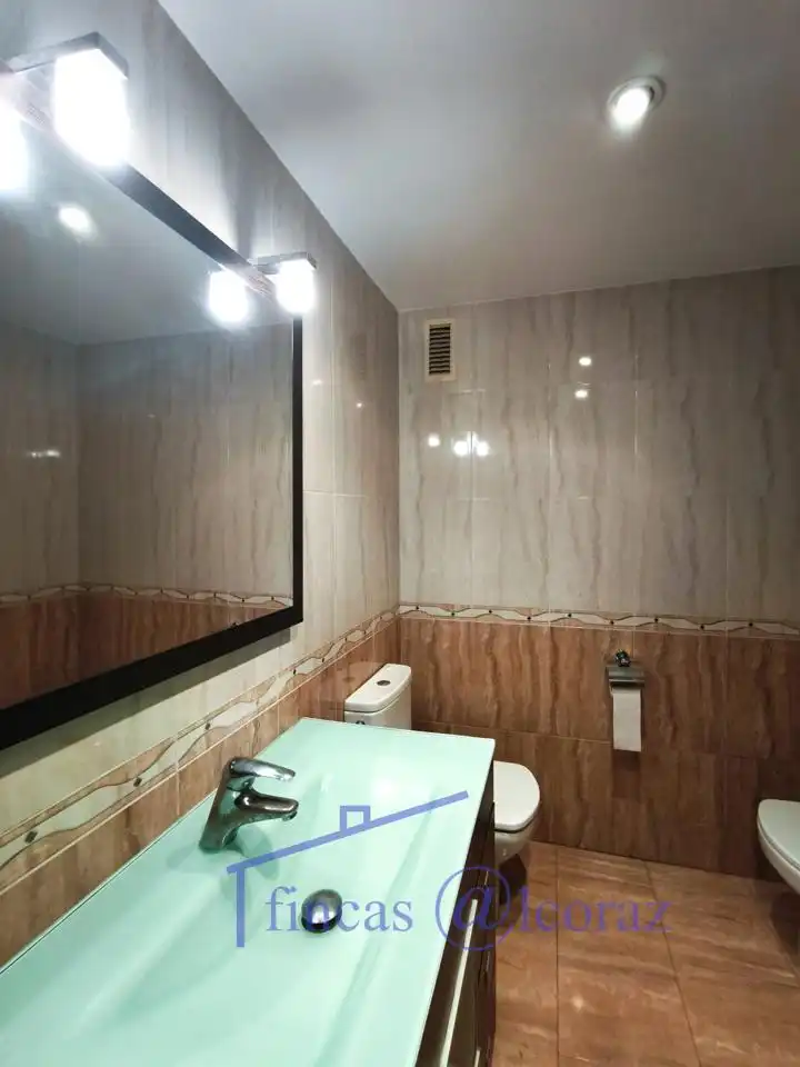Baño de Piso en venta en Huesca con Calefacción y Trastero