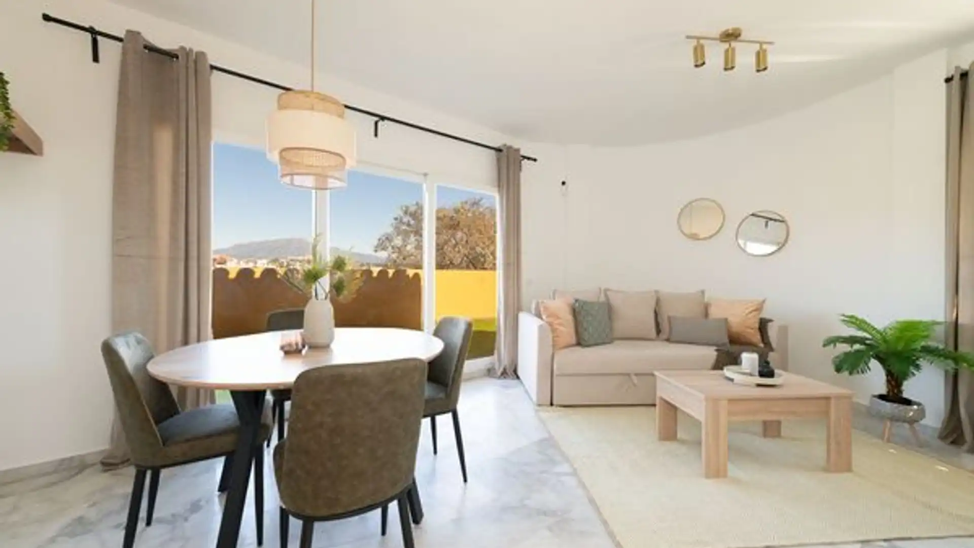 Sala d'estar de Àtic en venda en Estepona amb Terrassa i Moblat