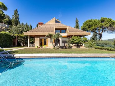 Villa con piscina in vendita a Capellades