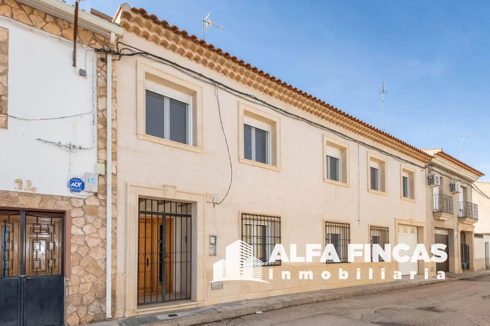 Vista exterior de Casa o chalet en venta en San Clemente con Calefacción, Jardín privado y Terraza