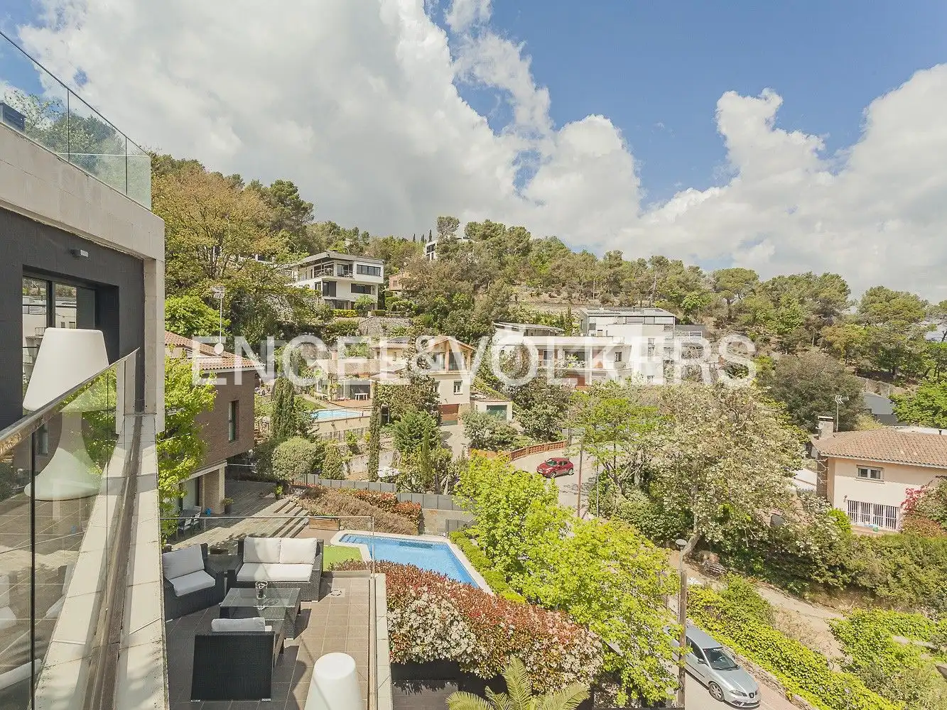 Vista exterior de Casa o xalet en venda en Sant Cugat del Vallès amb Calefacció, Jardí privat i Parquet