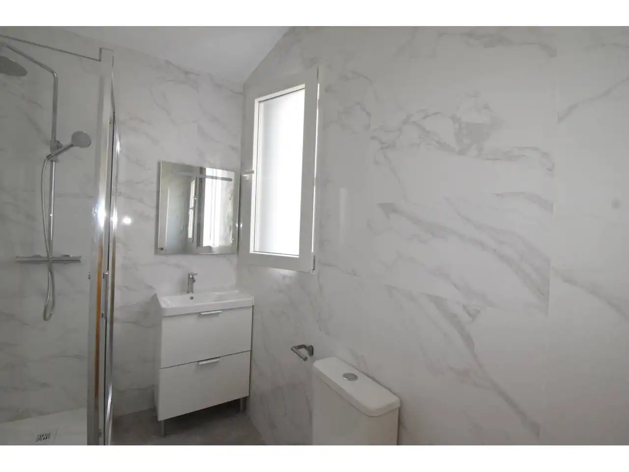 Bathroom of Flat for rent in León Capital   with Heating