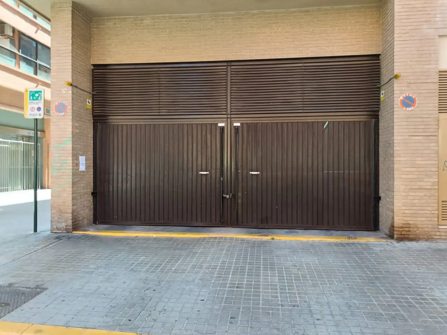 Parkplatz von Dachboden zum Verkauf in Valencia mit Klimaanlage, Terrasse und Möbliert