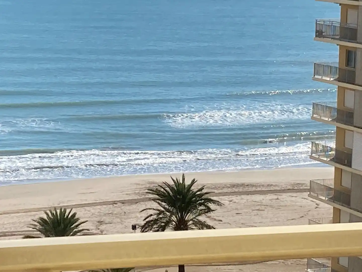 Vista exterior de Àtic de lloguer en Cullera amb Terrassa, Moblat i Piscina comunitària