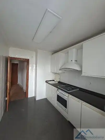 Cuina de Pis en venda en Santander amb Calefacció i Terrassa