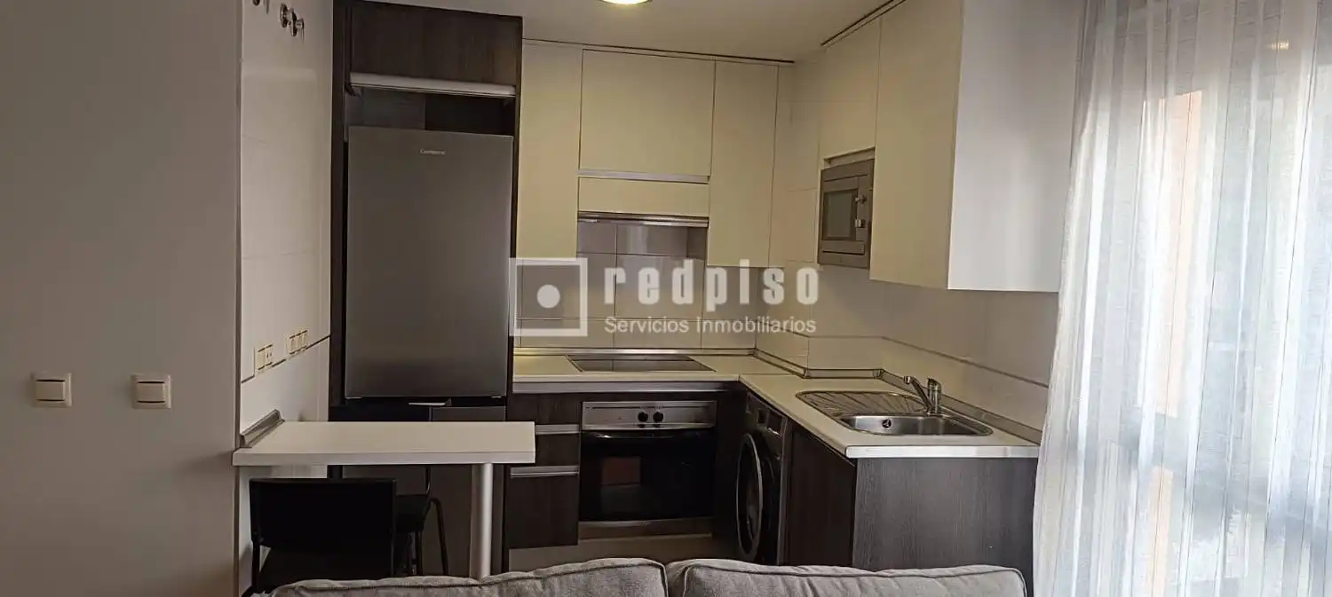 Cuina de Pis de lloguer en Málaga amb Aire condicionat, Calefacció i Traster