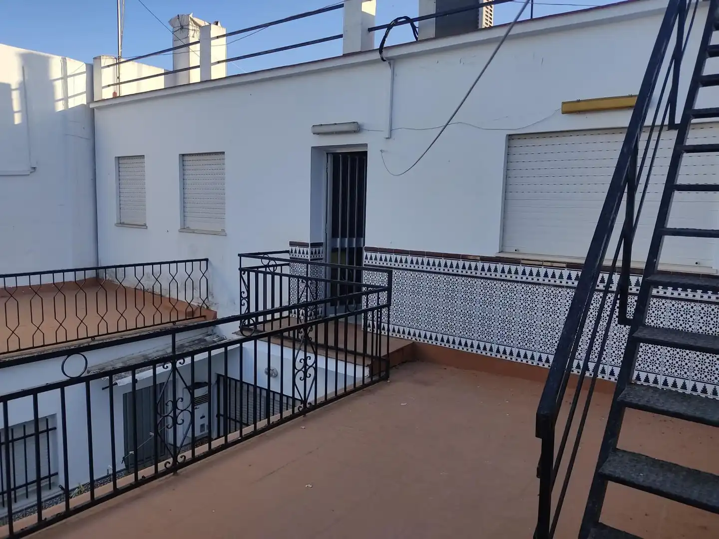 Country house with terrace for sale in Lepe