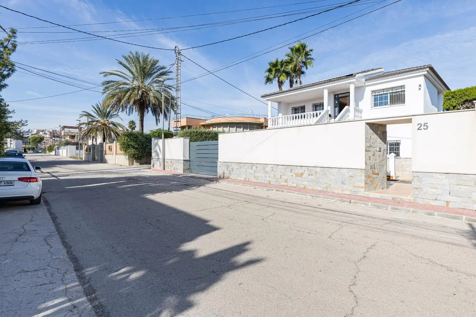 Vista exterior de Casa o xalet en venda en Murcia amb Aire condicionat, Jardí privat i Terrassa